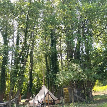 Роскошный шатер Tente Type Yourth Dans Les Bois